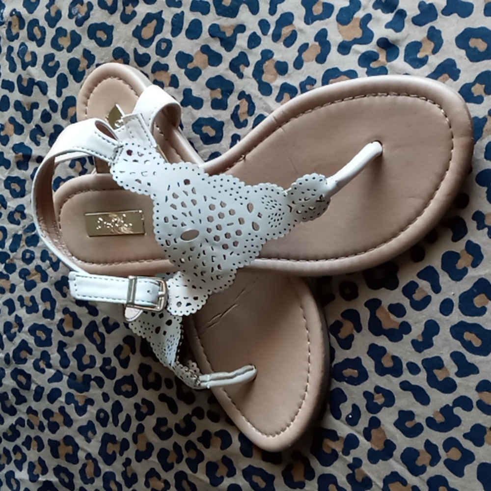 Very good condition sandals size 7 1/2